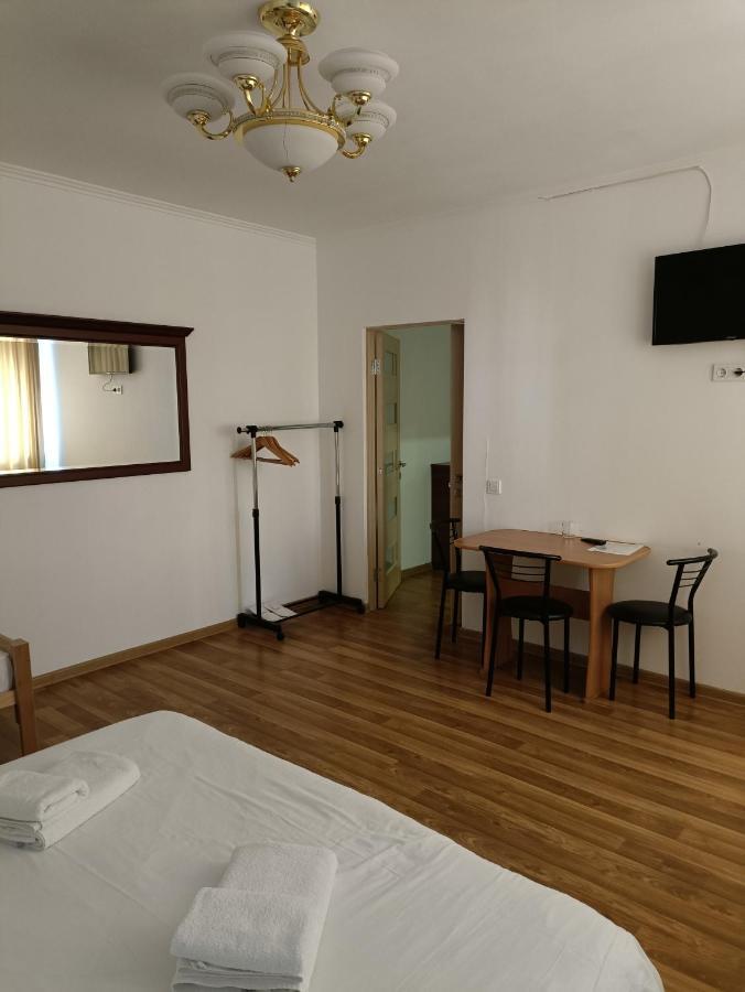 Hotel Mirage Czerniowce Zewnętrze zdjęcie