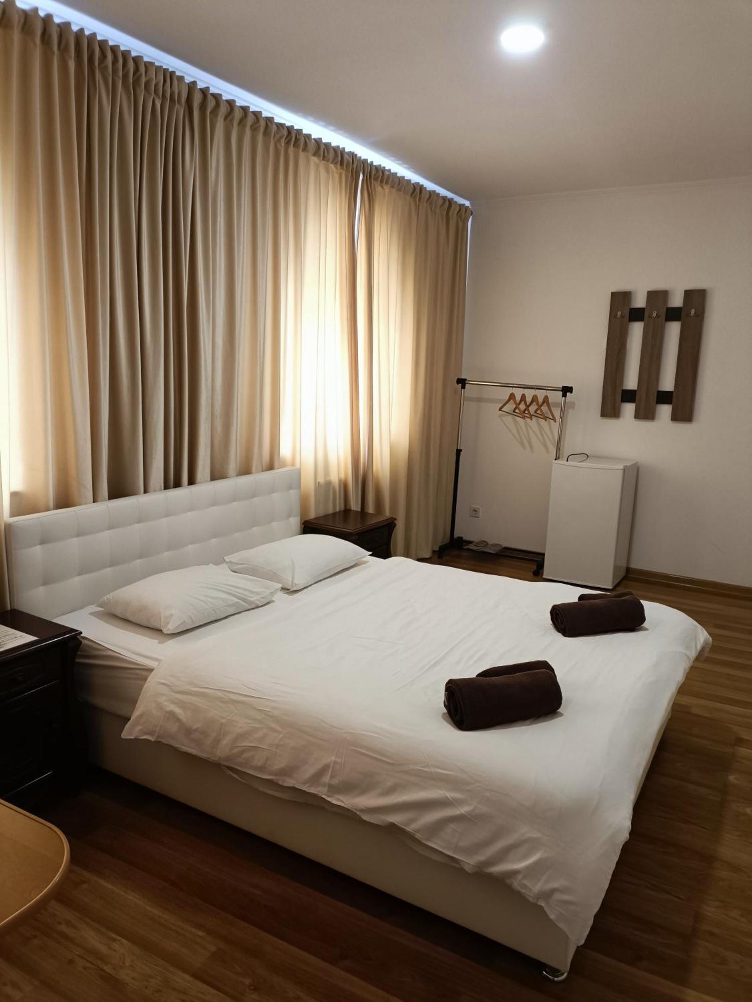Hotel Mirage Czerniowce Zewnętrze zdjęcie