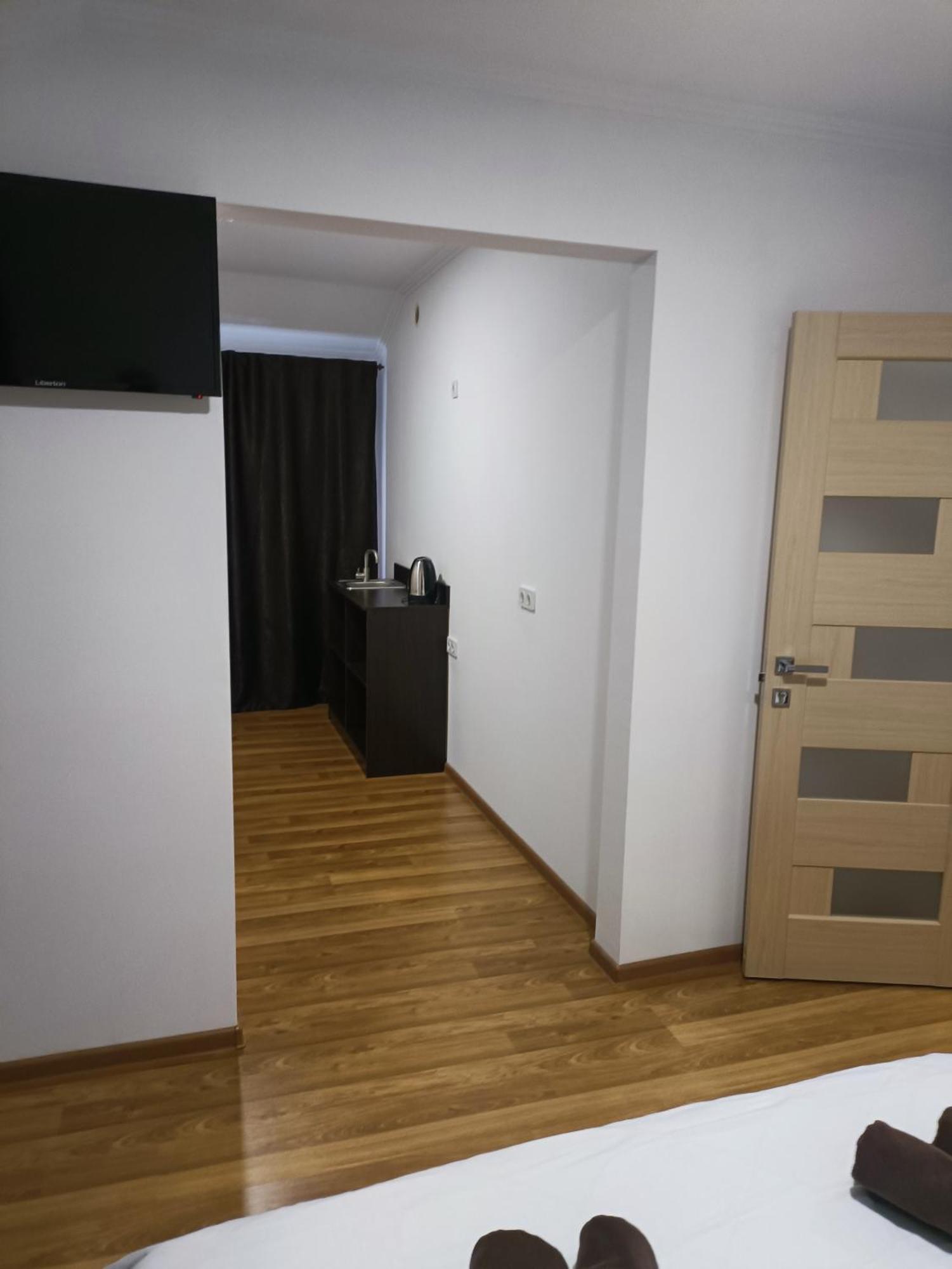 Hotel Mirage Czerniowce Zewnętrze zdjęcie
