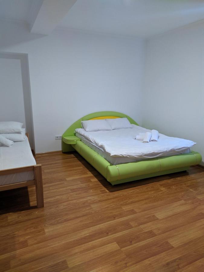 Hotel Mirage Czerniowce Zewnętrze zdjęcie