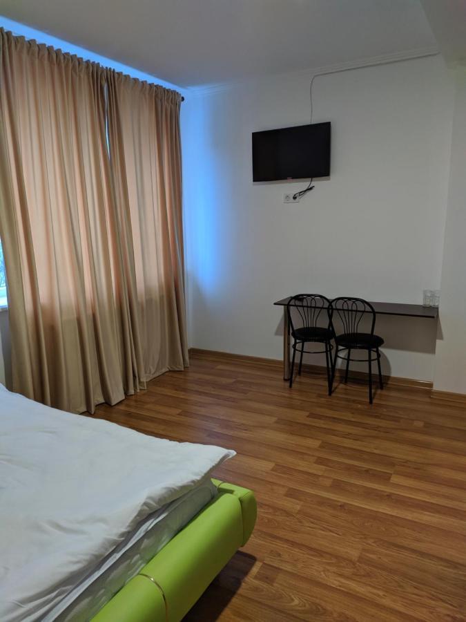 Hotel Mirage Czerniowce Zewnętrze zdjęcie